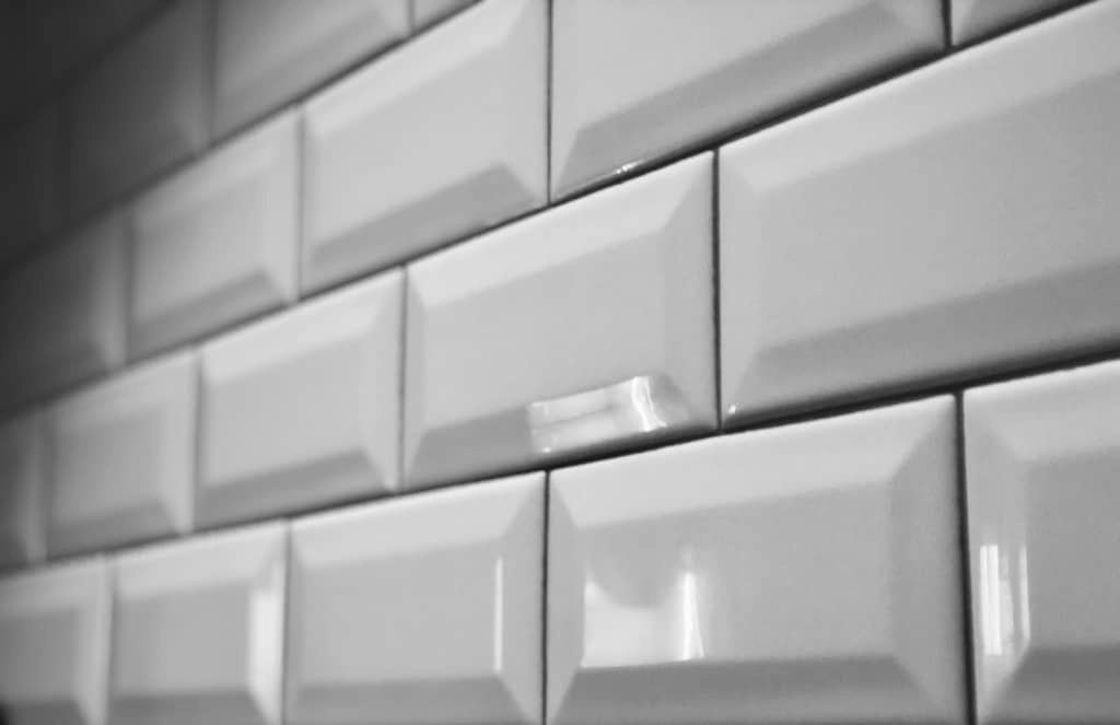 PUR-fliesen-graffiti-beseitigung