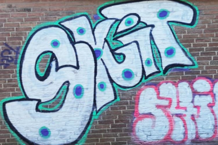 Klinker – Referenz: Graffitientfernung